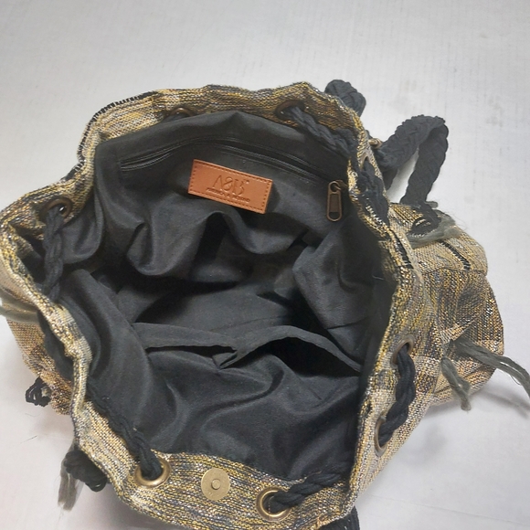 American & Beyond Shoulder Handbag - Picture 13 of 13